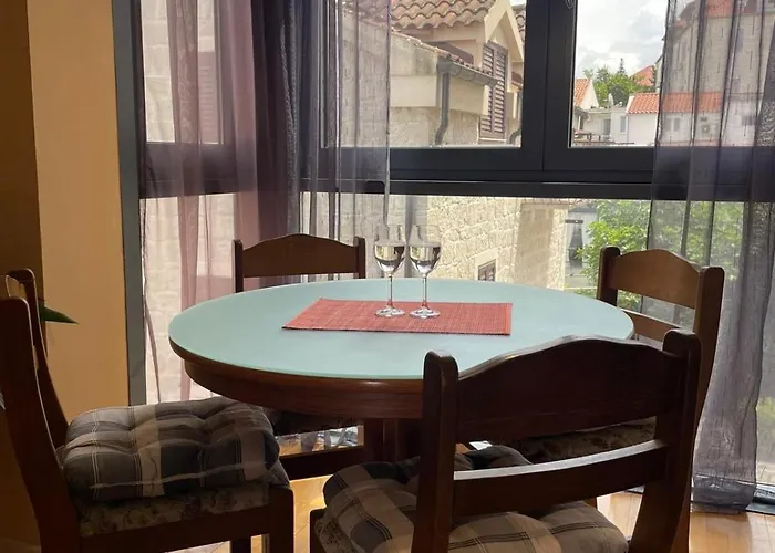 Apartment Center Dobri *