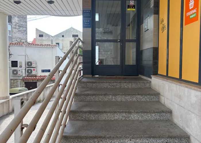 Apartment Center Dobri *